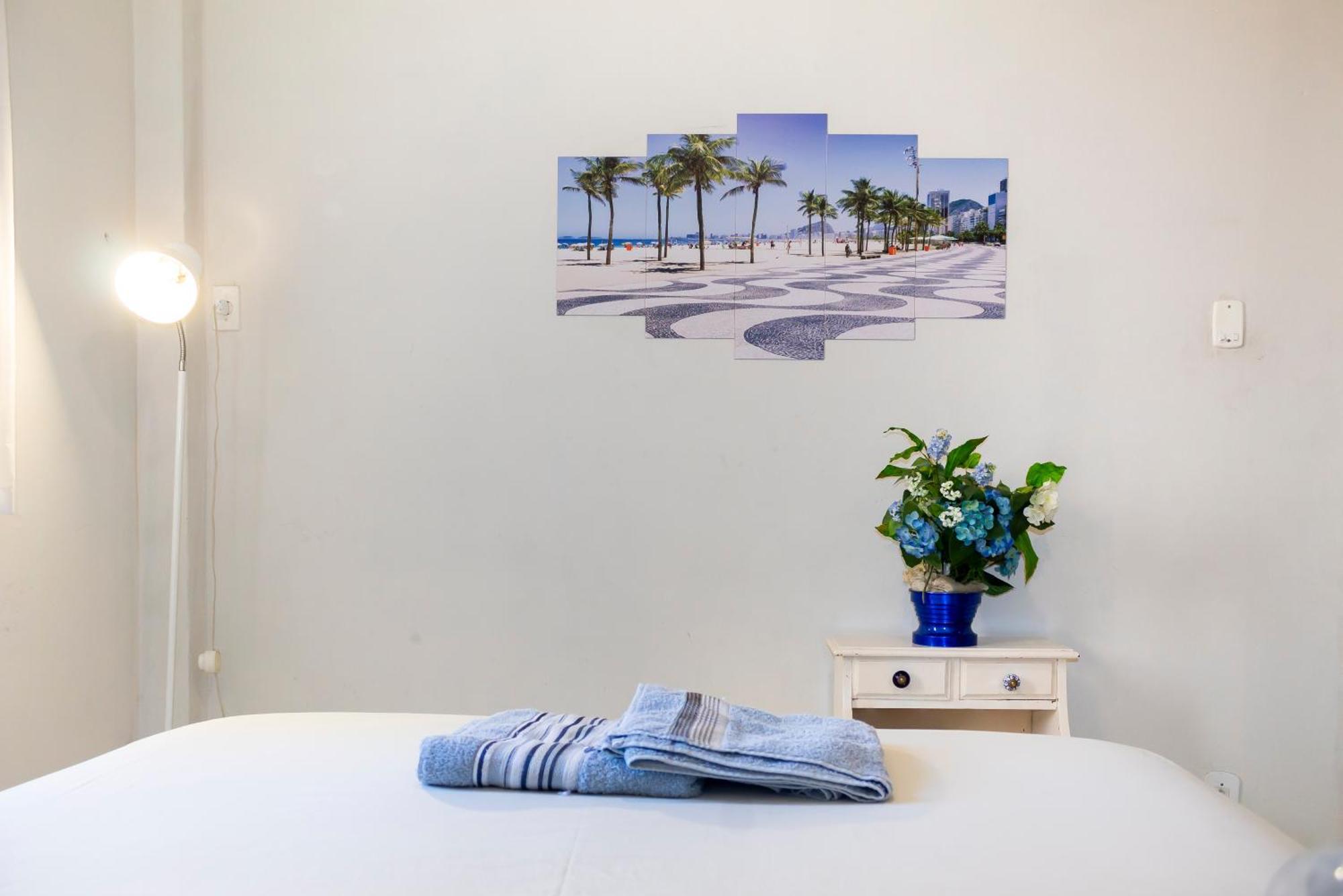 Studio Copacabana: Beachfront Retreat with Modern Comforts Rio de Janeiro Exterior photo